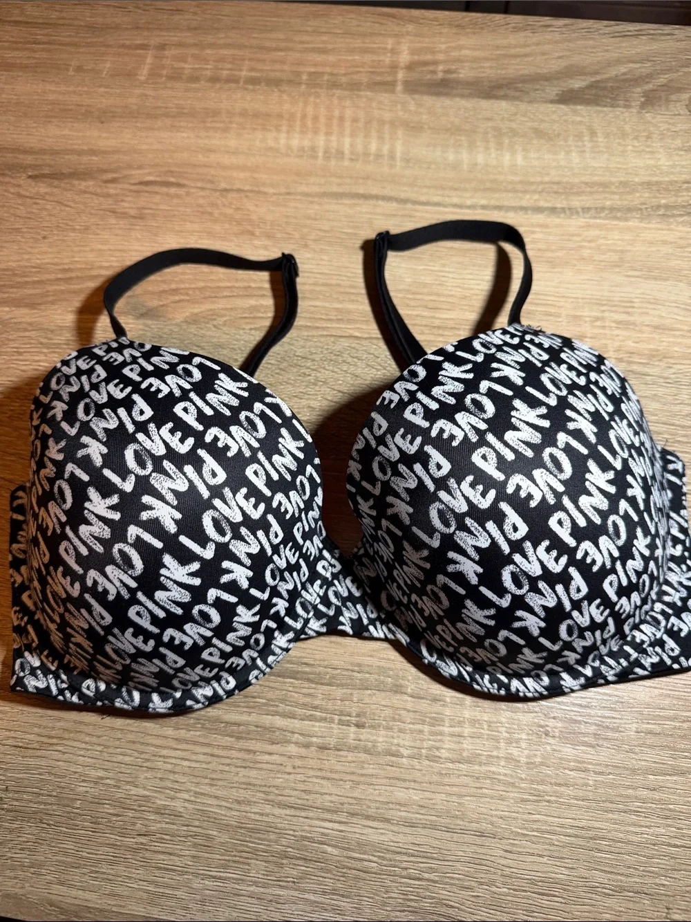 PINK Victoria's Secret Black & White Logo Bra Size 32DDD Wear Everywhere Bra 058